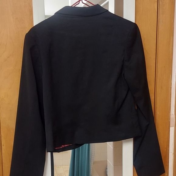 DIVIDED BY H&M Black Blazer - shoulder pads, pockets, button closure - Picture 2 of 4
